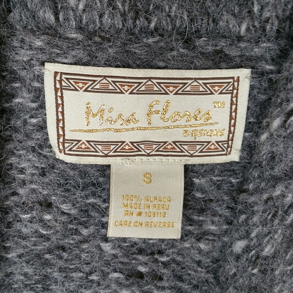 Mira Flores Designs 100% Alpaca Sweater Size Small - Picture 8 of 10